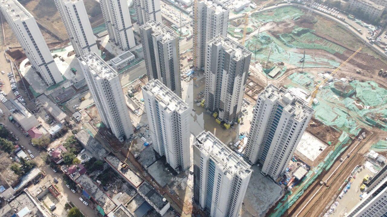 近日，西安重点“保回迁”项目东三爻堡小区工程总承包二标段（DK3）项目建设现场如