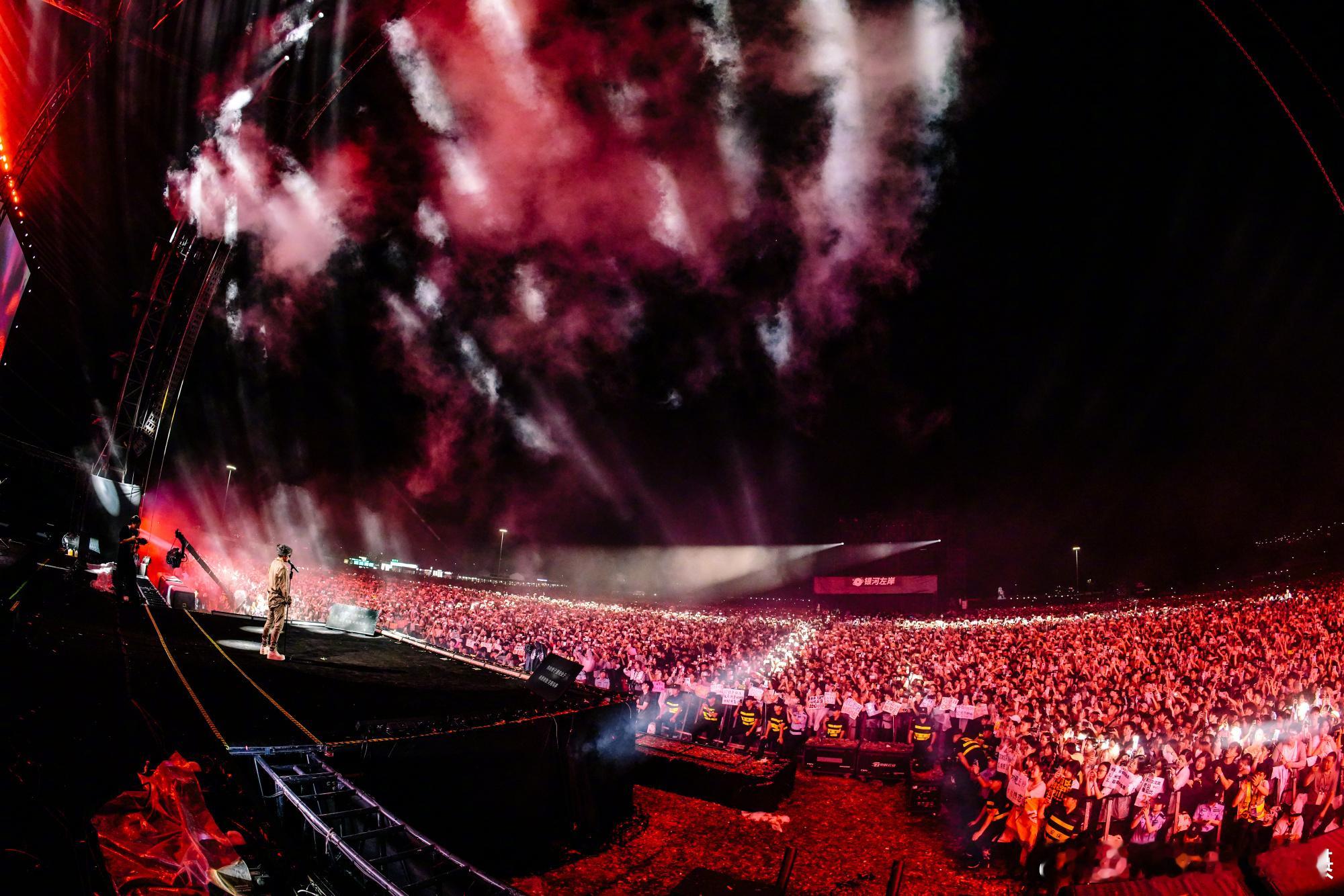 薛之谦真的把票数开到最多薛之谦演唱会票数老薛真的把用心藏在细节里，六场全开全力安