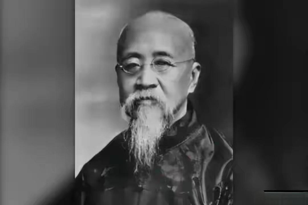 1921年，北洋政府将15万斤、装了8000个麻袋的明清两朝档案，当成废纸作价4