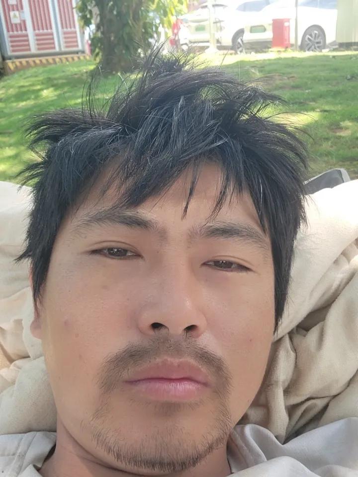 这个人还是很了解的，他只会锦上添花，绝对不会雪中送炭。我这一次落魄，只是感慨。其