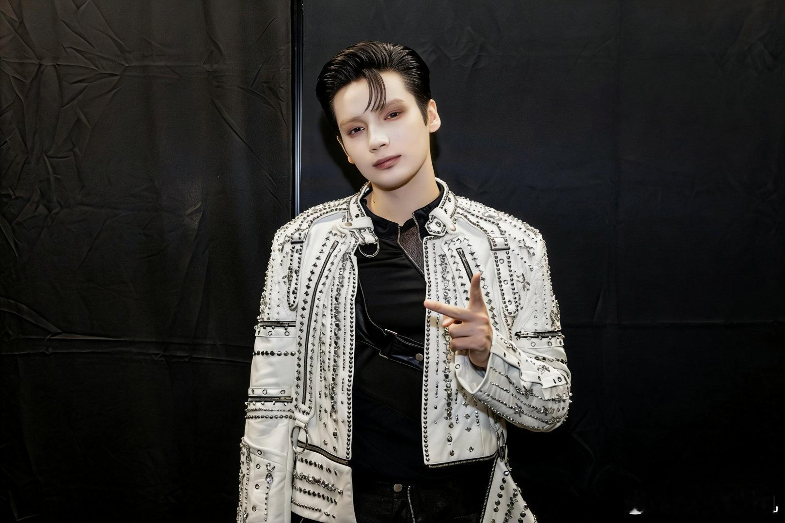 如何看待txt全员get崔然竣同款巡演半永久发型 