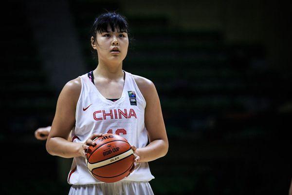 说一千道一万，李月汝世预赛遭遇的尴尬就是战术定位造成的结果。
篮球是集体项目，好