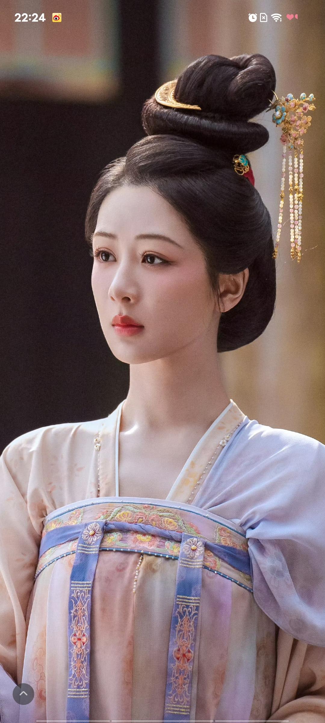 【何惟芳真正意义上的大女主】  所谓大女主，是种精神状态，而不是形式主...