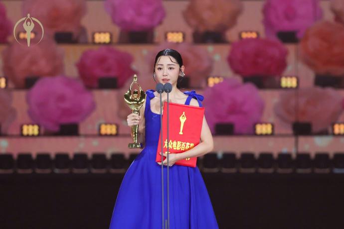 这一届影后角逐竞争十分激烈，同台的都是实力女演员。她把角色隐忍又有力量的层次感演