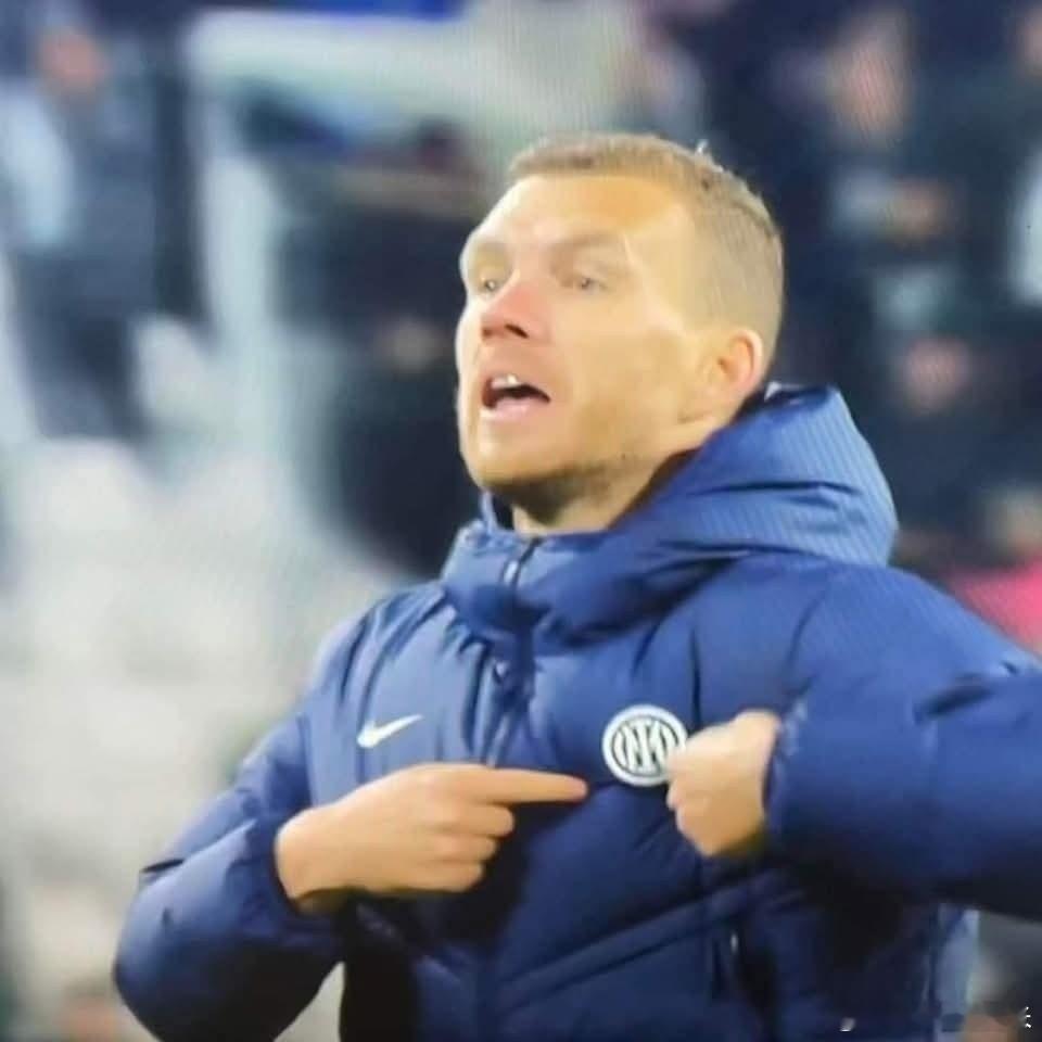 祝国际米兰旧将哲科40岁生日快乐💙🖤🎂都怪万恶的卢巨婴国际米兰意甲热点现场