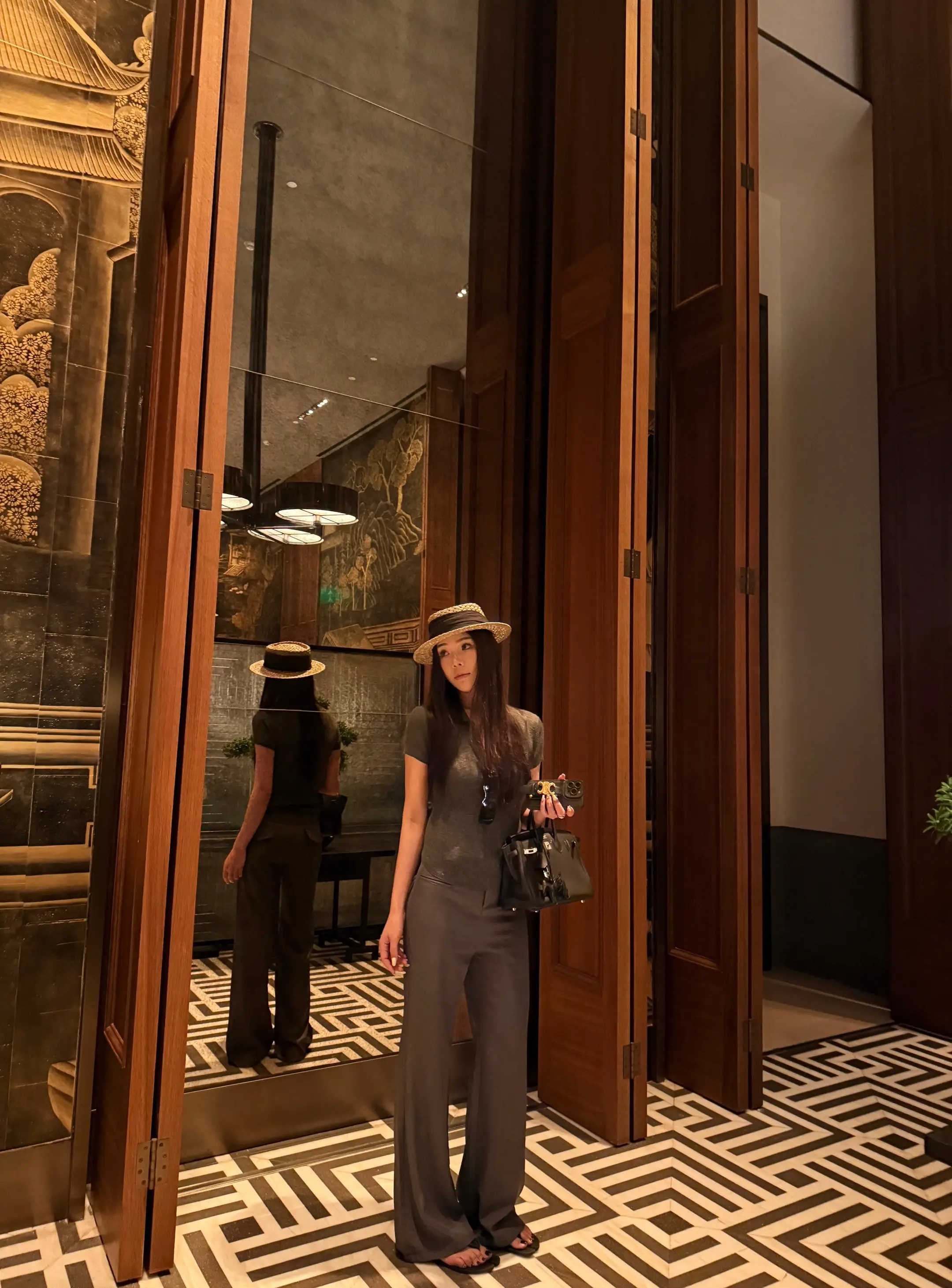 女人，不要失去打扮欲。张爱玲说：“对于不会说话的人，衣服是一种语言得体...