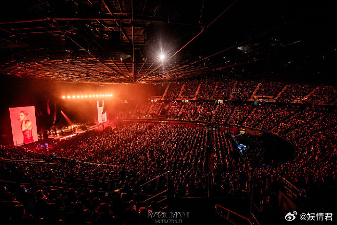 王嘉尔希望你们对自己好一点 谁能扛住王嘉尔的温柔！演唱会结束后他发文，感恩粉丝的