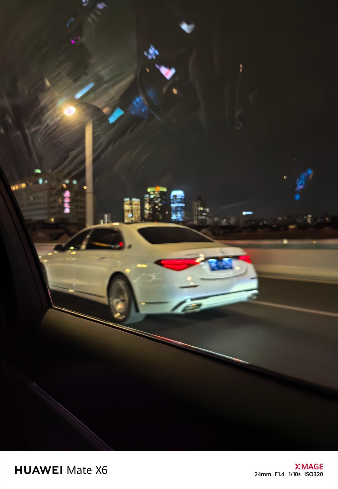 白色S级迈巴赫非常少见，车主必然品味超凡波波的车世界