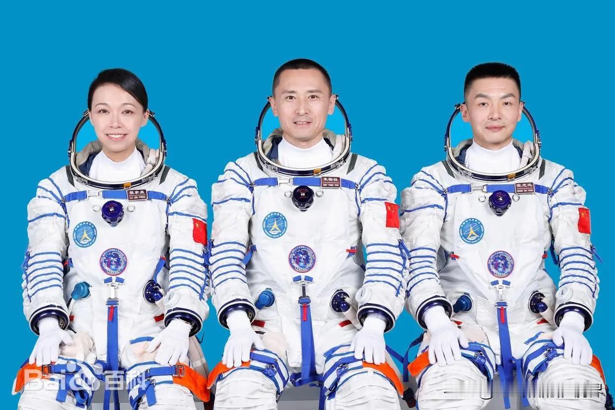 2026年5月24日，神舟二十三号飞船点火升空。屏幕上，一个香港面孔出现在航天员
