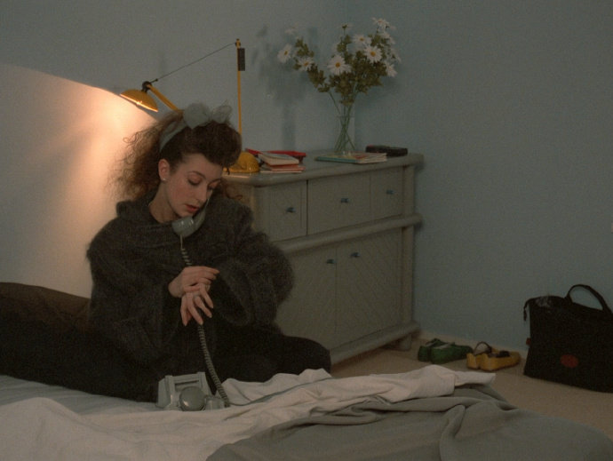 遇见是水道渠成的事，把自己打点好，再去等待邂后，毕竟最好的自己才配得上最好的你。