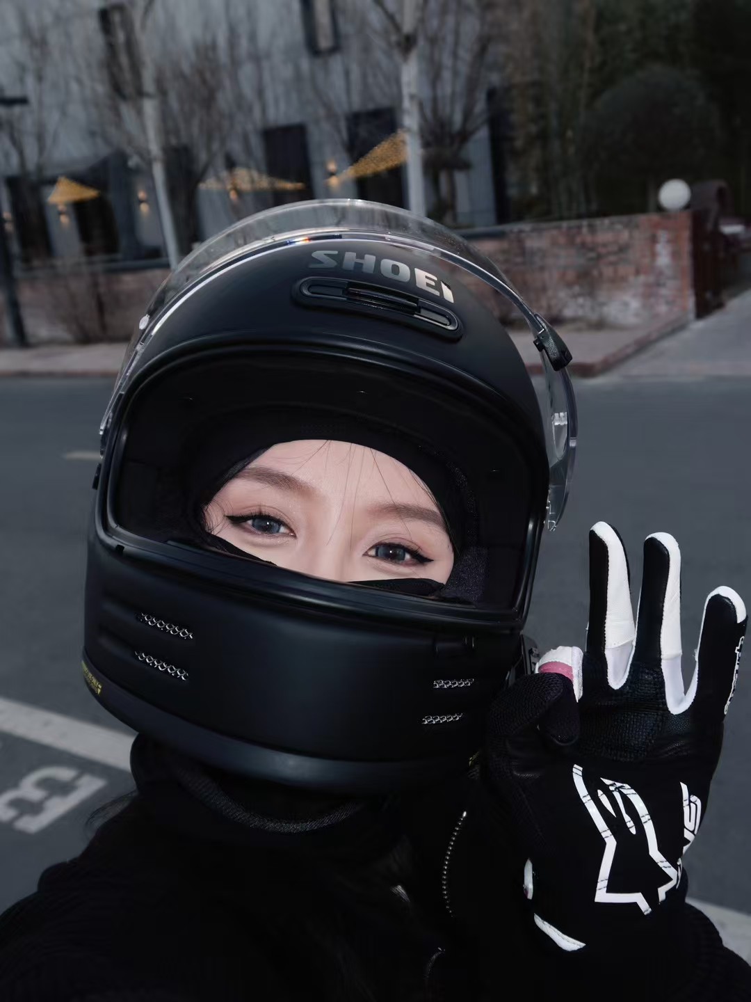 女子患流感5天不摘隐形眼镜近乎融化本人是深度的美瞳爱好者 但是1天不摘美瞳都很难