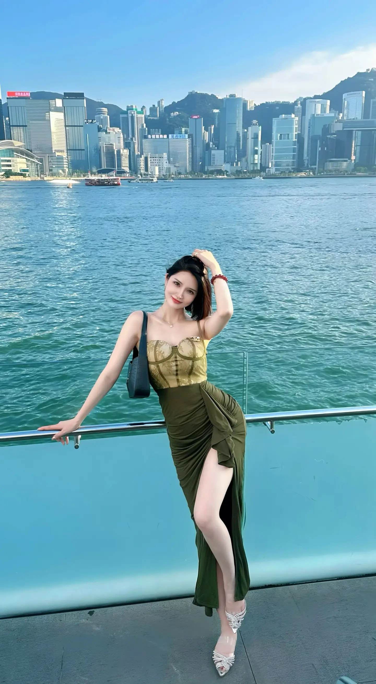 家人们晚上播到9点就下播赶回家明天过节了、明天中秋休息一天。 18号晚...