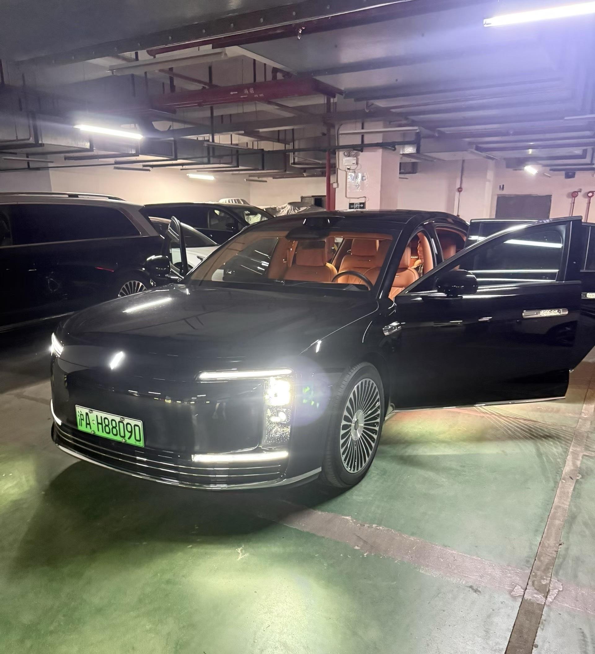 这是上海首台上牌的尊界S800吗？尊界s800 ​​​