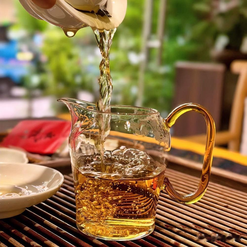 《清欢·诗经变体》
茶烟淡兮水自旋，叶浮沉兮意如弦。喧终成寂兮心方定，浓尽转淡兮