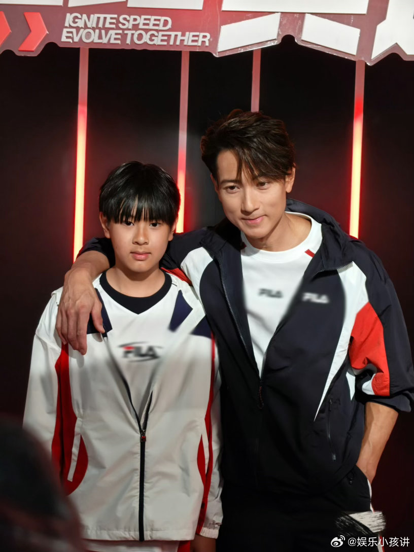 没人说过吴尊46岁还能这么帅啊吴尊有一种经济上行的帅 46岁的吴尊帅得有生命力！