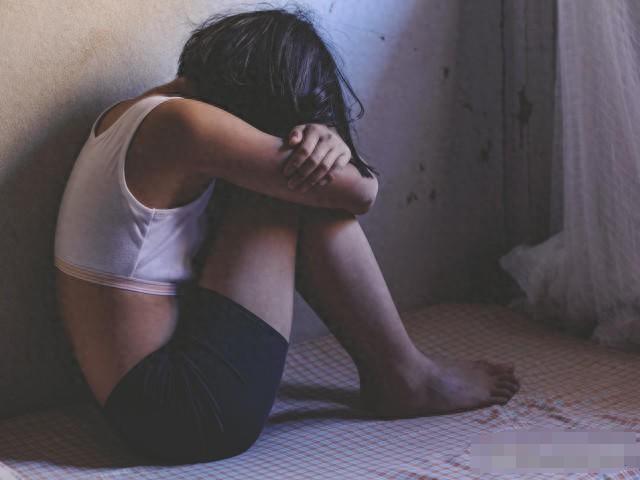 “不配为人父母！”山东乐陵，14岁智障女孩一人在家时，被同村男子侵害，事后，女孩