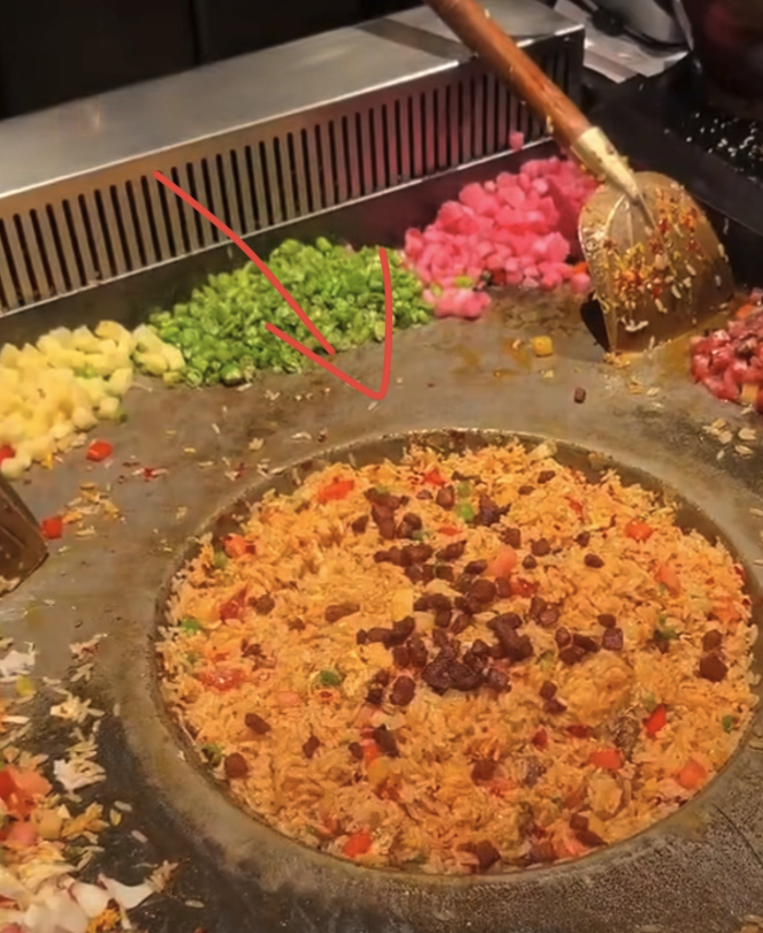 38元炒饭引爆餐饮界最大骗局？当预制菜炒饭披着"现炒"外衣卖到38元，成本却仅6