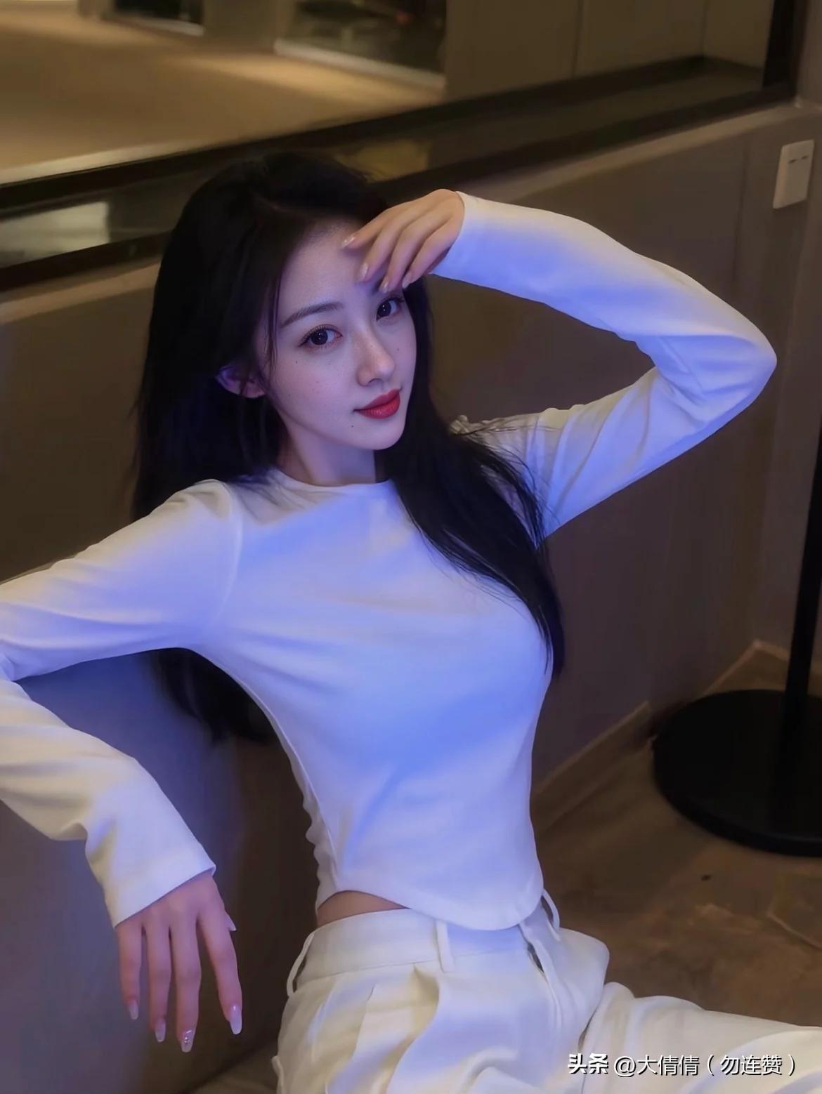 同事关系，
表面和气就够了
主动打招呼被无视，
示好被冷淡，
难免会自我怀疑，