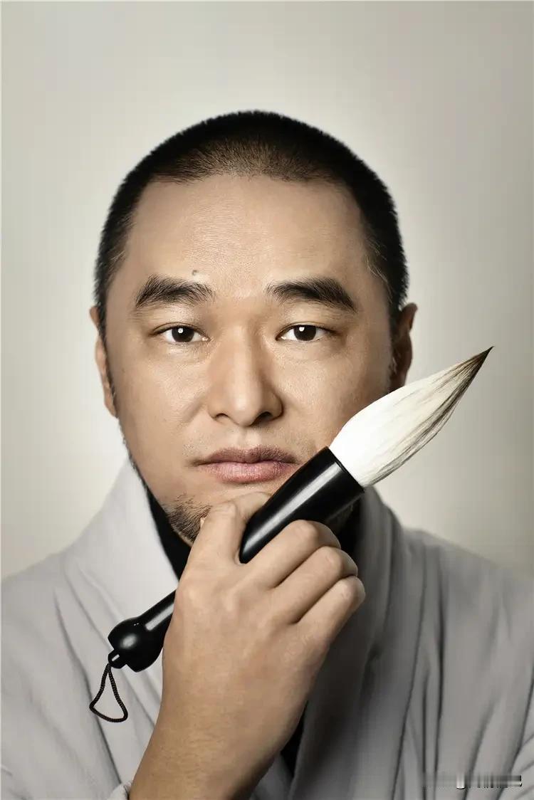 冯唐说：“穷人的基因，喜欢照顾人，喜欢帮助人；富人遇到不行的人，不做周旋，避免消