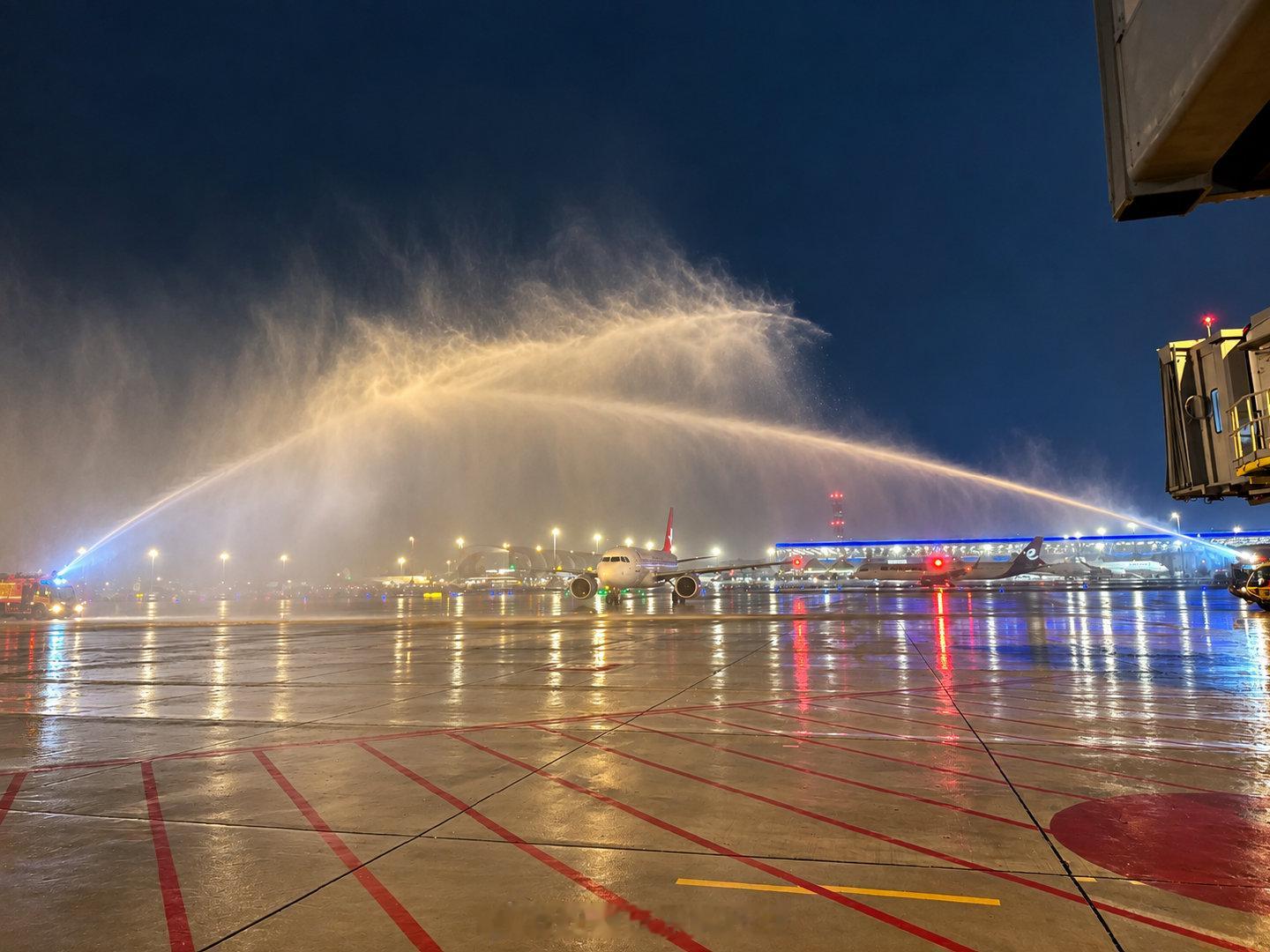 【湖南航空长沙曼谷航线成功首航】9月23日北京时间19:54分，A67765航班