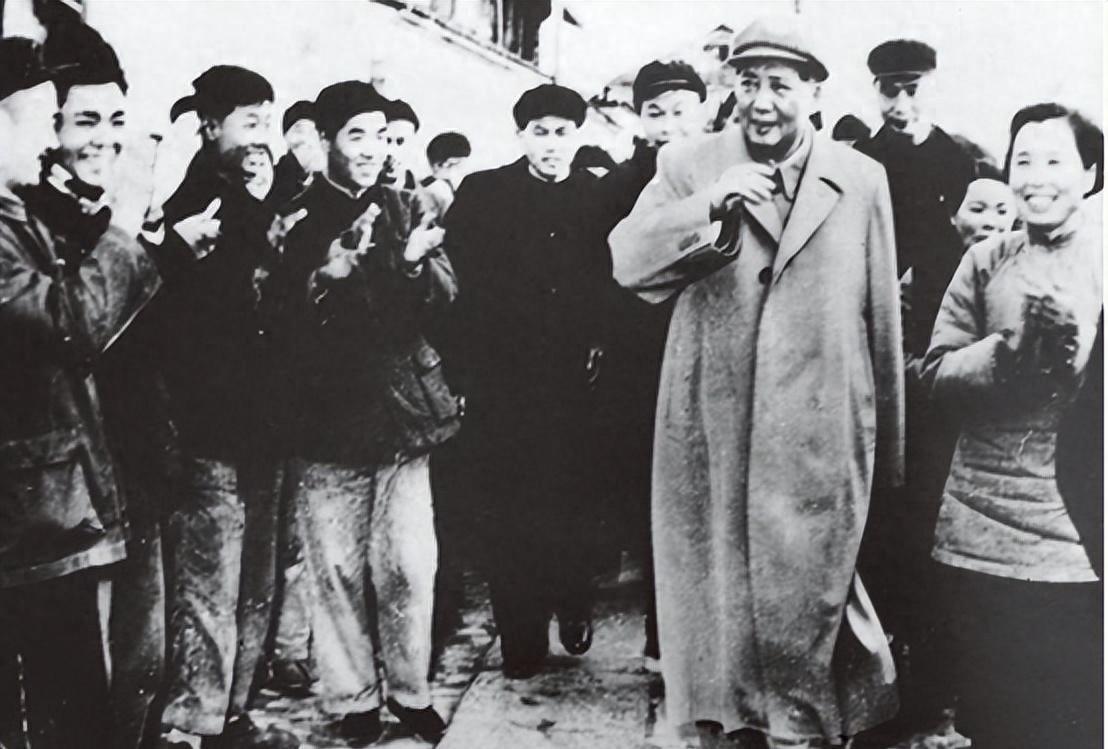 1958年春节前后，杭州，毛主席与浙江省委书记江华的一次谈话，话题并不在会议材料