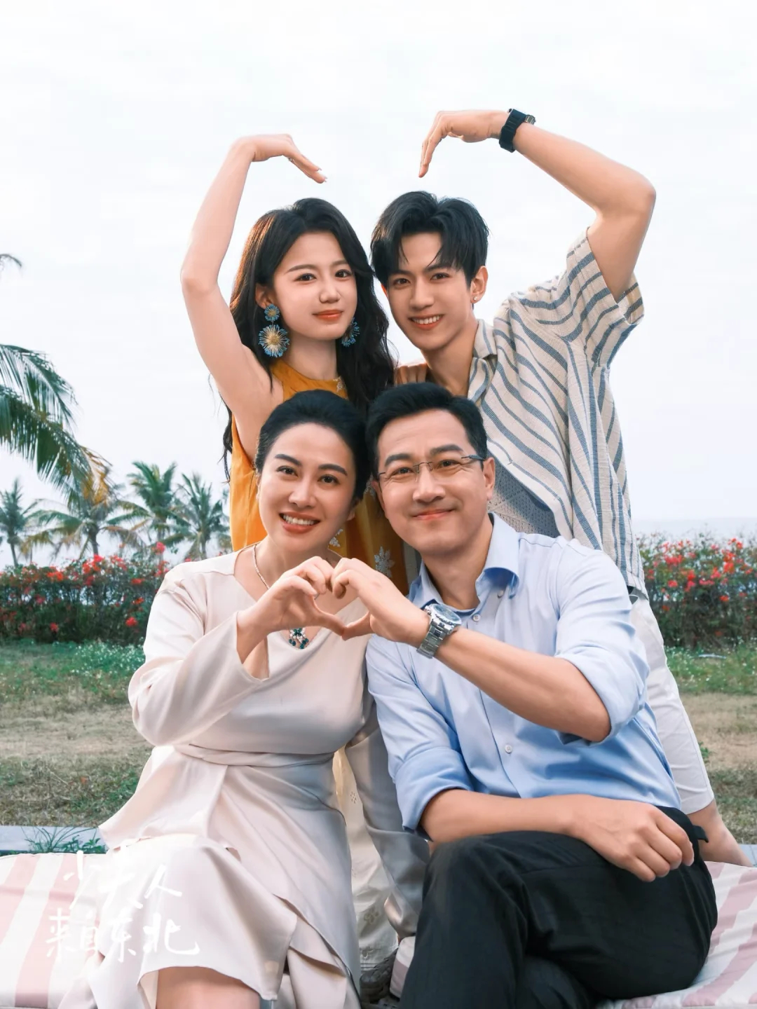 她是《再生缘》中的孟丽君，也是《天下第一》中的上官海棠，我的童年女神叶璇在短剧里