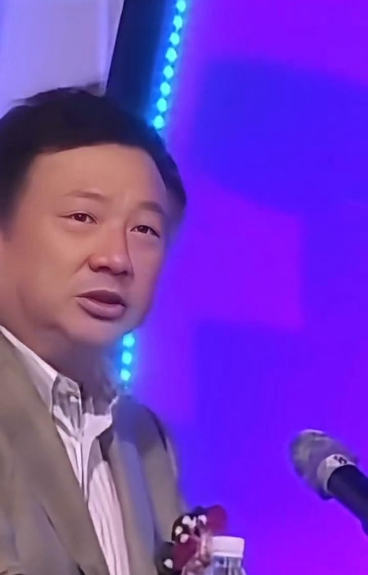 自我批判不是自卑，而是自信。只有强者才会自我批判，自我批判才能成为强者。自我批判