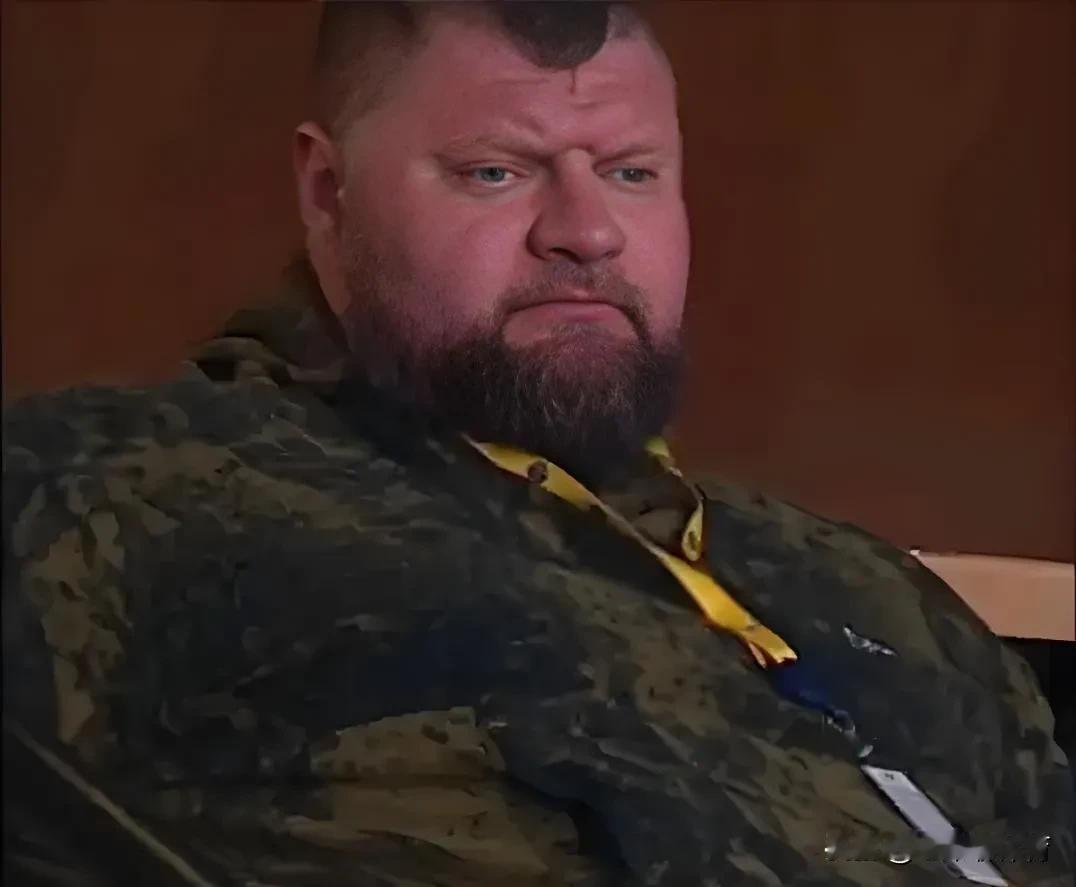 看到约基奇哥哥的照片，我才明白瓦兰丘纳斯为什么改变主意留在了掘金！
这是约基奇中