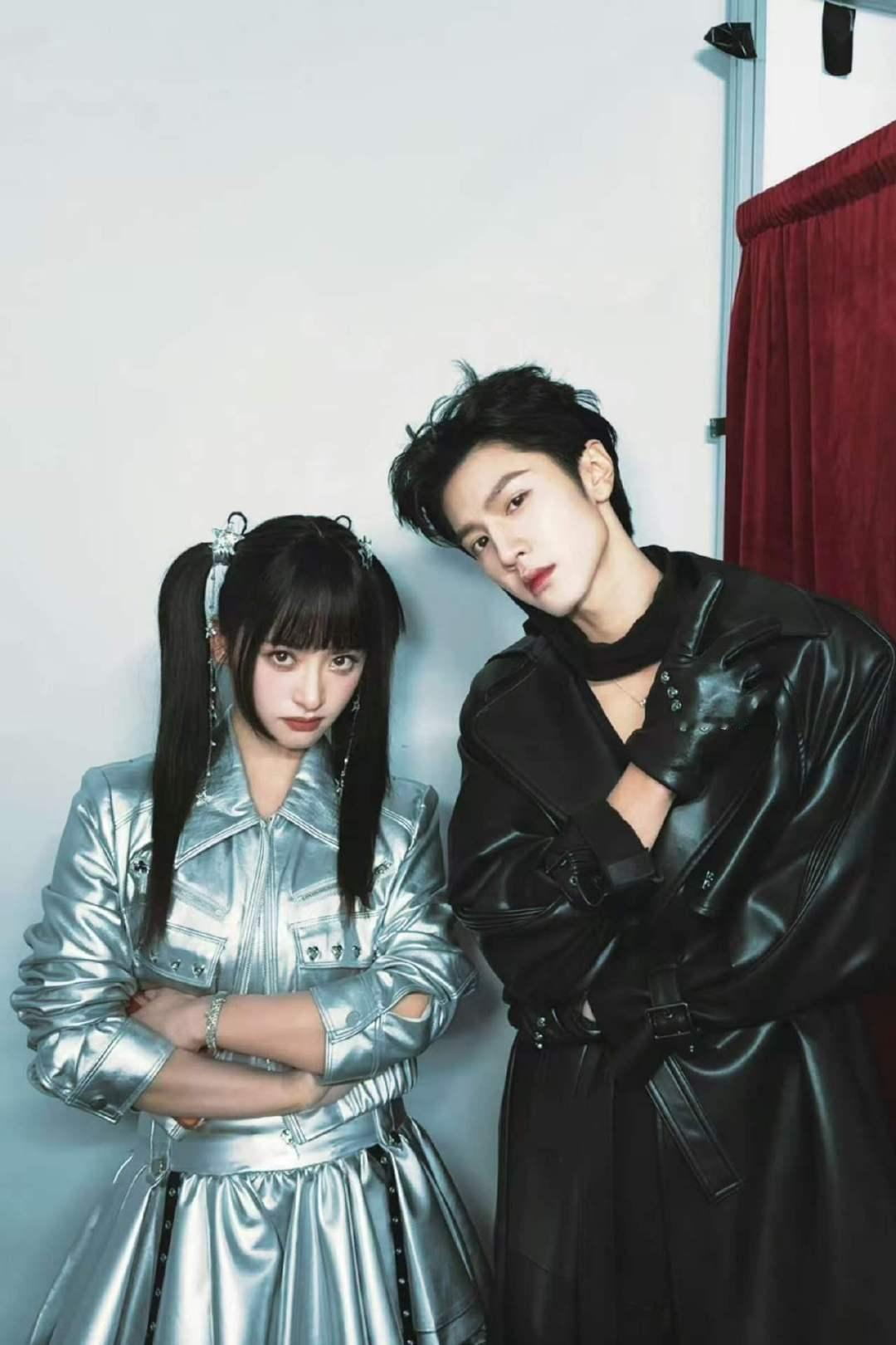 沈月晒和陈哲远后台合照陈哲远沈月湖南春晚后台合照太养眼了吧这两人，合照请多来！湖