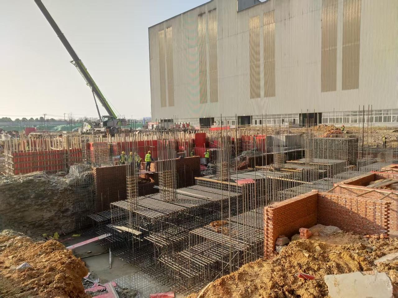 离开了河北去了安徽，那边新建一条中板生产线，去筹备组搞筹备。

去了之后，懵逼了