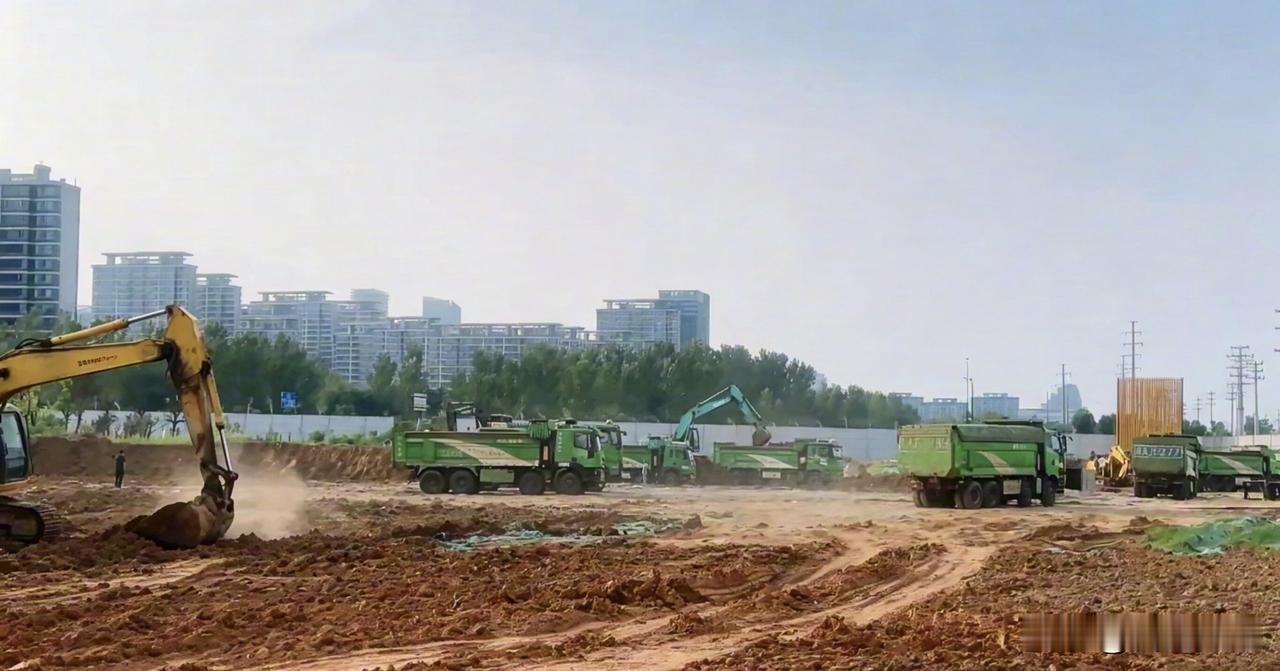合肥全民冰雪运动训练基地项目加快建设～

近日，位于北雁湖西南侧的全民冰雪运动训