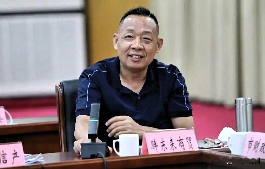 于东来最近说了一句话，建议给家人花钱不超过收入的三成。

结果网上炸了，有人说他