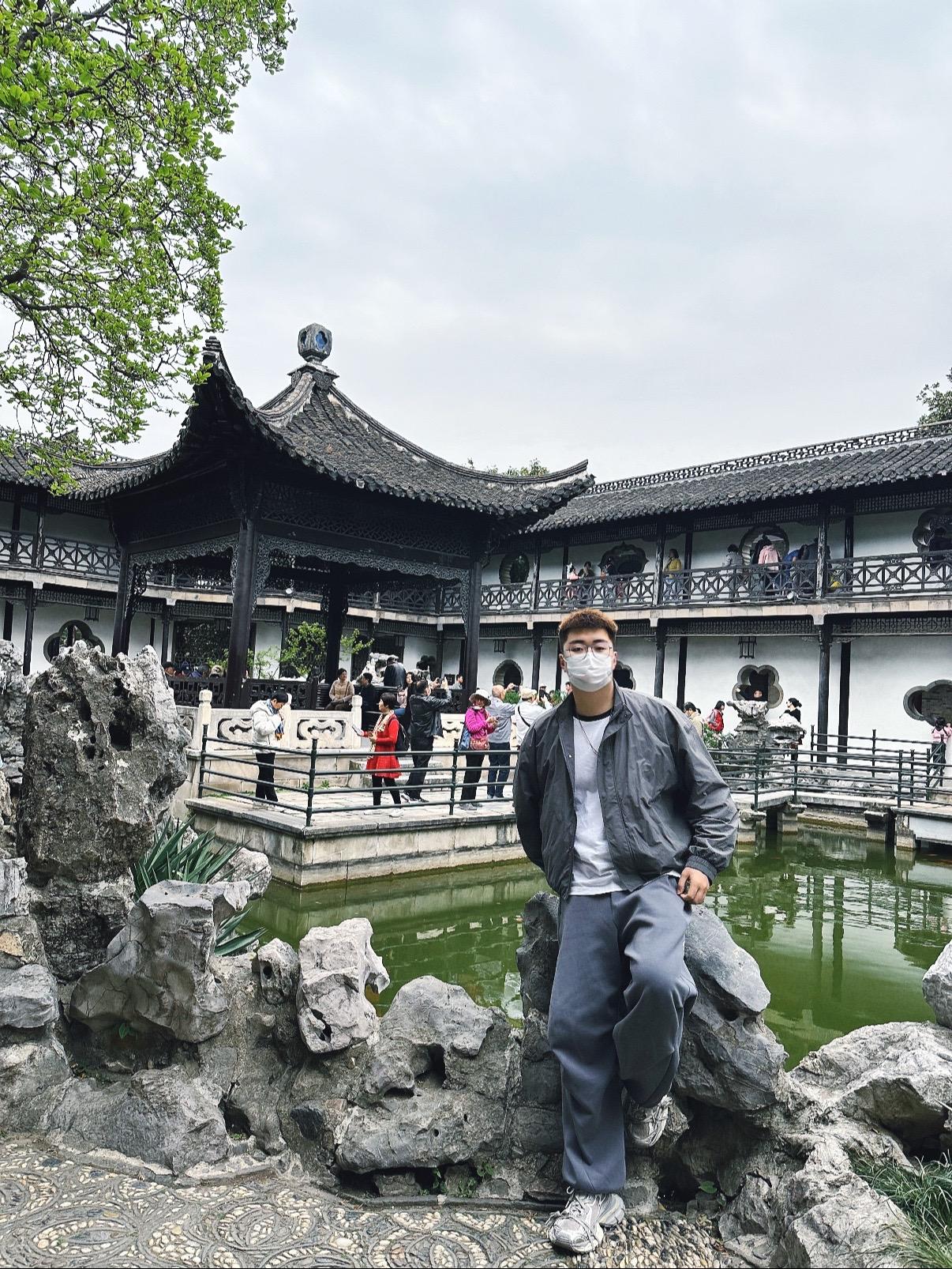 烟花三月下扬州。