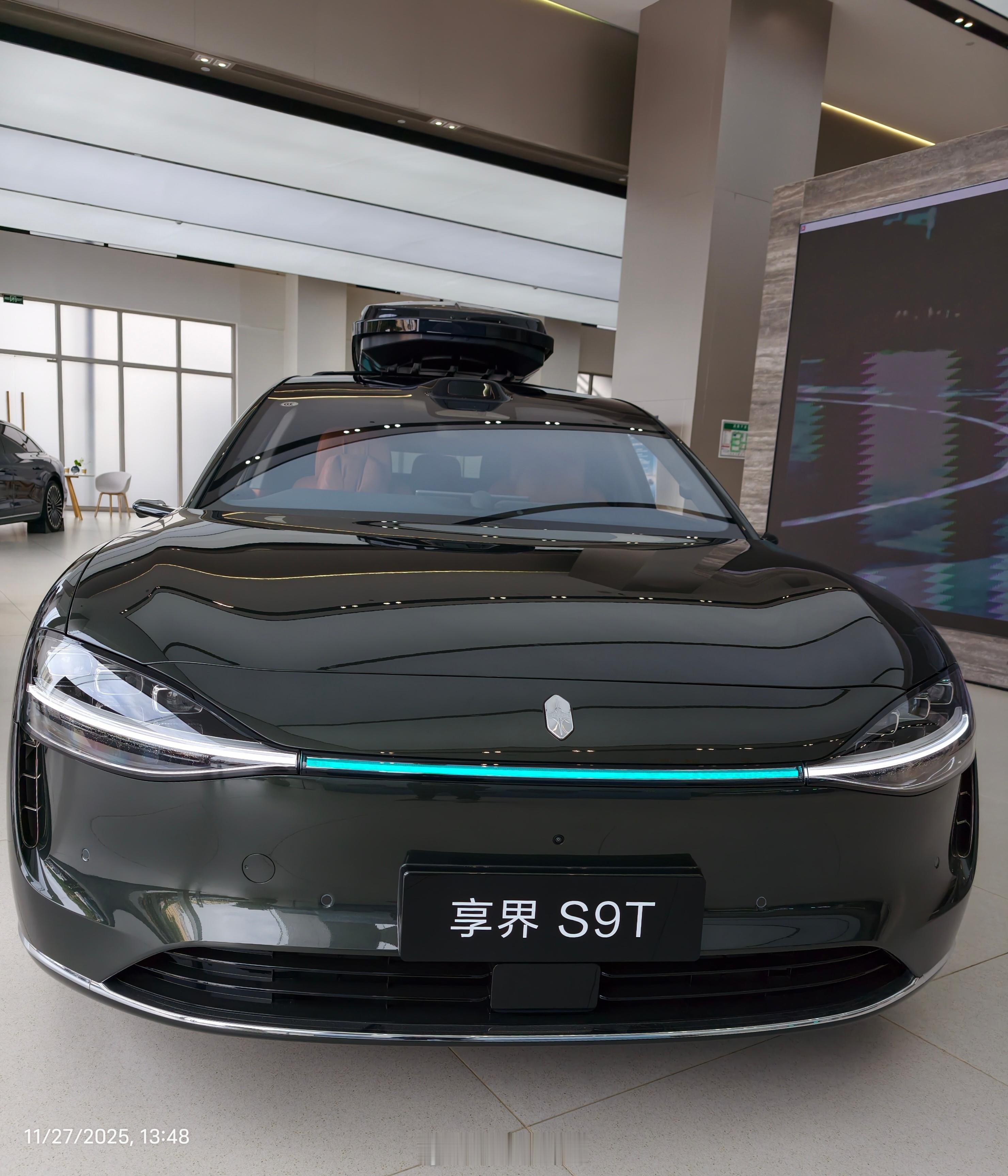 有时候你想买一个手机，想买一辆车，想买一套房，是这些东西征服了你自己 