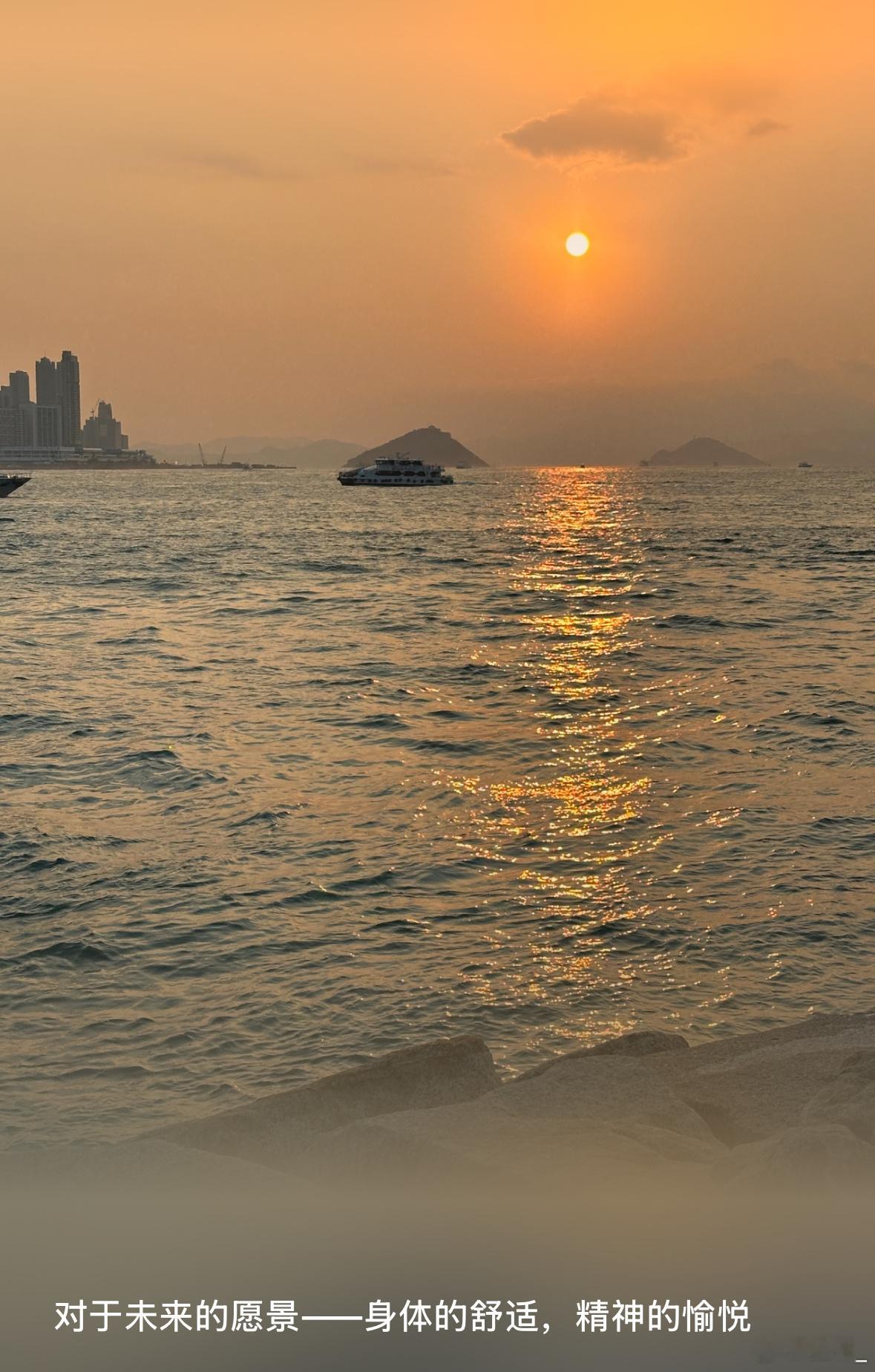 坚持每天发微信状态半年，对于我这种记性差的人最大好处是日子变得有迹可循，每一天都