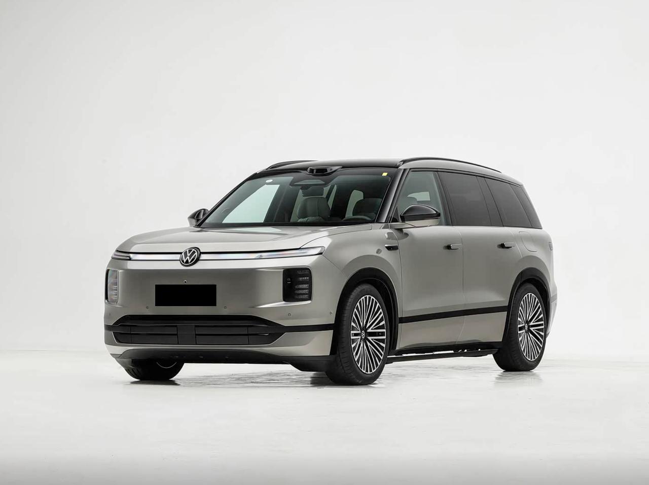 上汽大众ID.ERA 9X最大的优势可能就是那个大众的车标了。
这个车跟智己LS