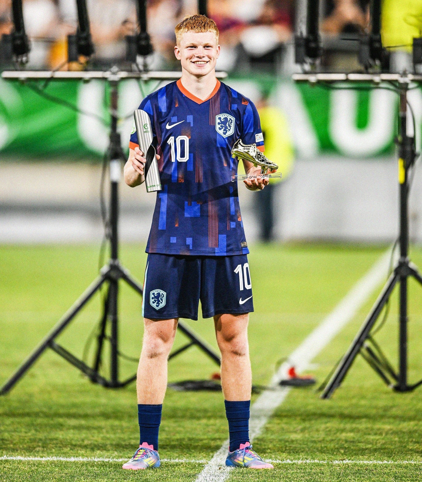 皇家马德里和其他俱乐部正在关注基斯·史密特。俱乐部派出了球探前往现场观看他的比赛