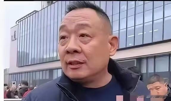 最近，胖东来供应商用工审核标准在网络上掀起热议。
私企打响推动劳动保护第一枪。胖