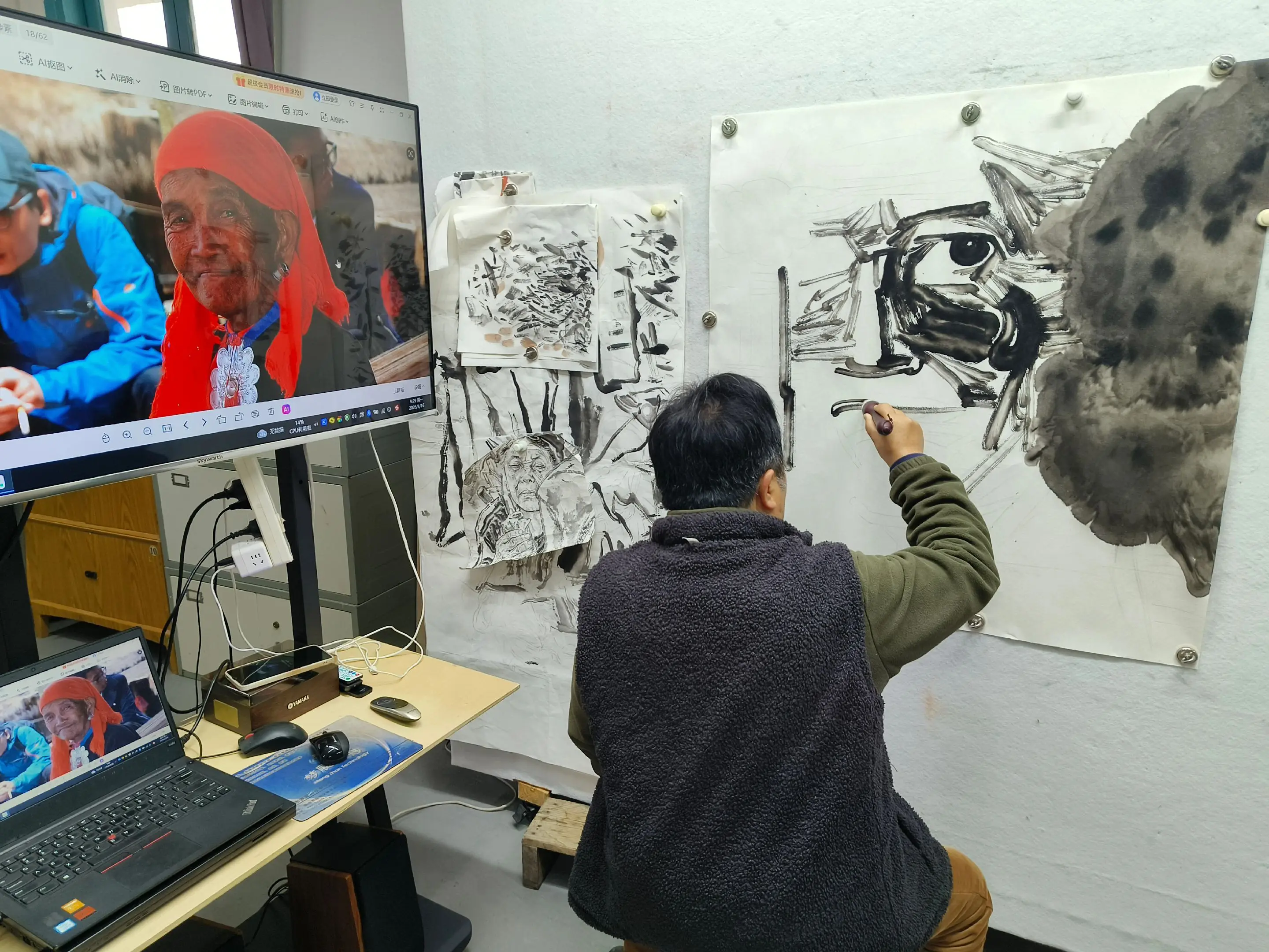 仰观恩师挥毫，始悟笔墨之沉厚……