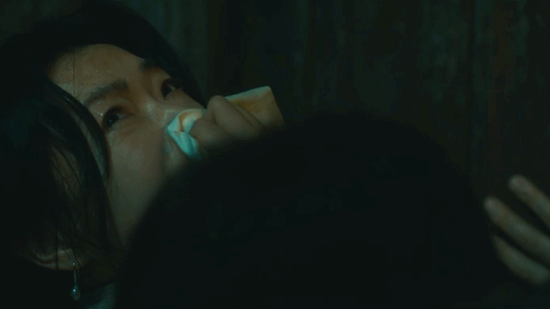 万茜丁玉娇刀尖下生孩子丁玉娇在日军眼皮底下生子这段真的太揪心了！破屋、尖刀、生死