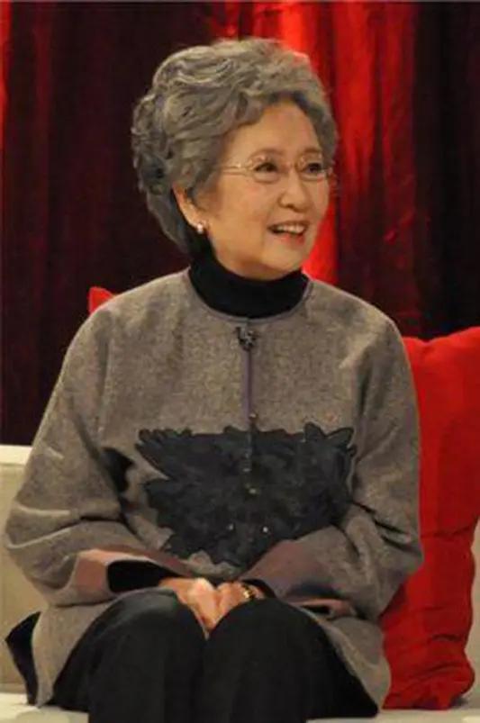 袁玫，女，汉族，1935年出生于北京，中国内地女演员。
1954年考入中国人民解