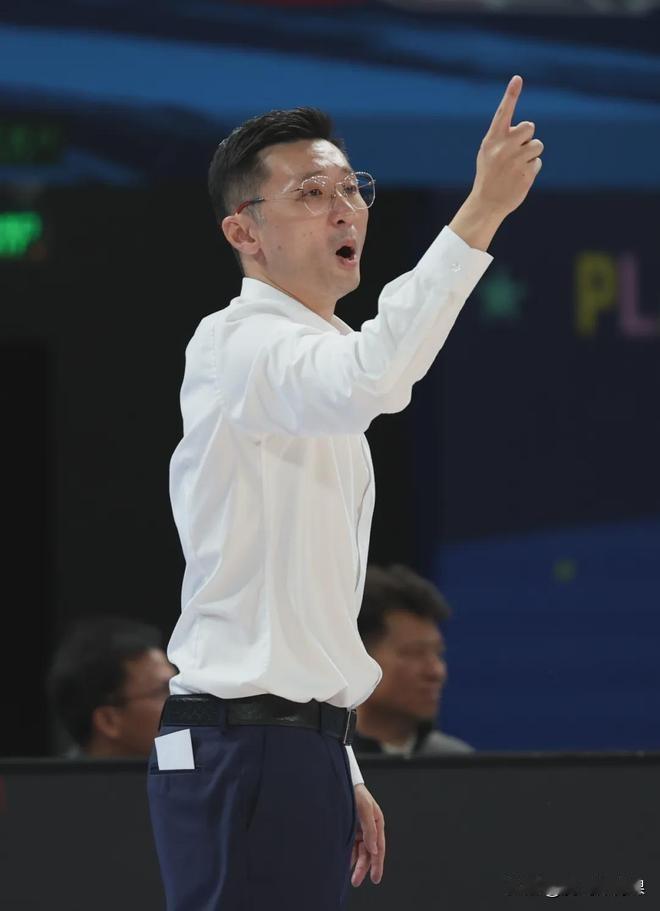 新疆主场79:97惨败青岛，这四人最该背黑锅:

1.理查德森--进入比赛大名单