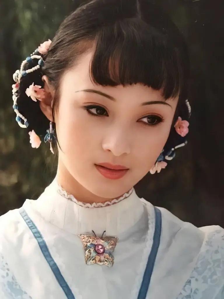 蒋勤勤扮演的民国名妓小凤仙