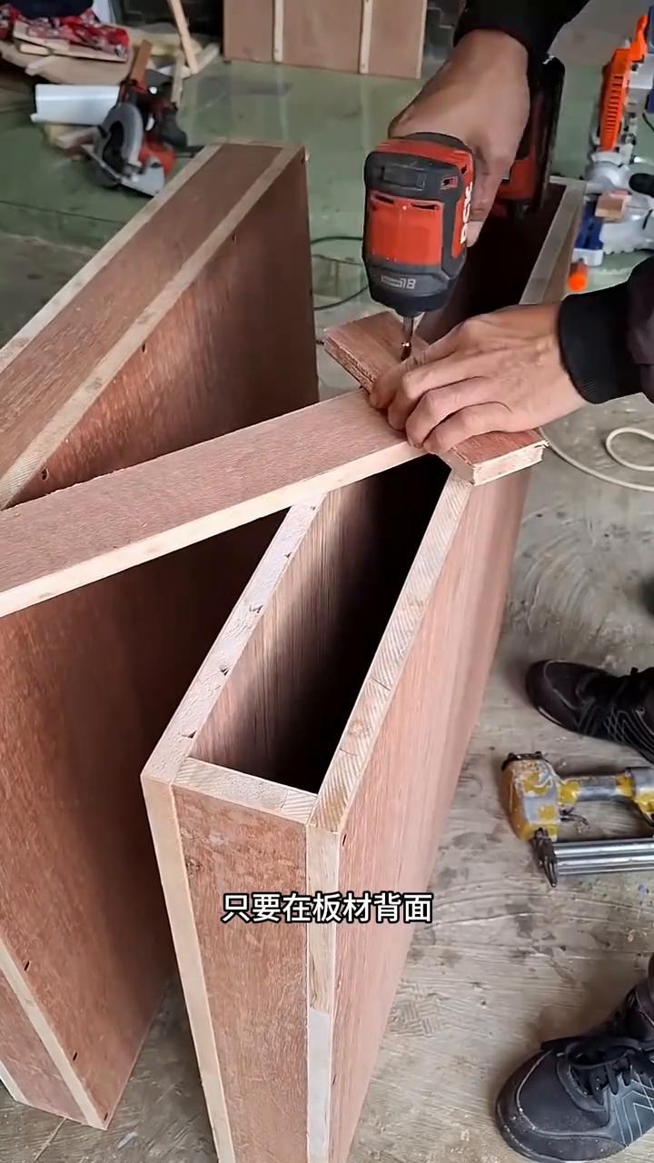 实用木工小技巧。
亲爱的观众朋友们，今天给大家分享几个超实用的木工小技巧，日常做
