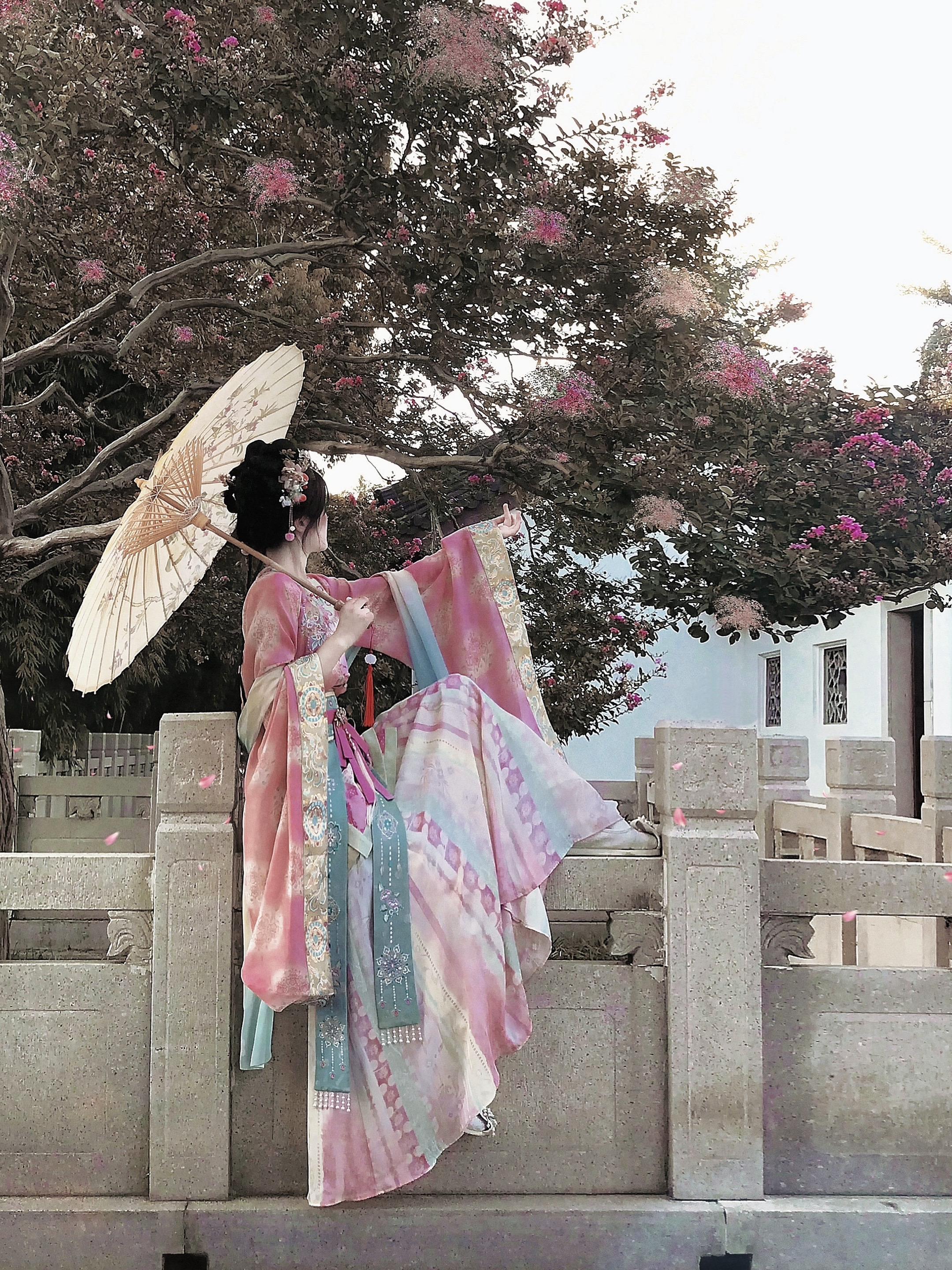 “不许叫我小娘子！”
