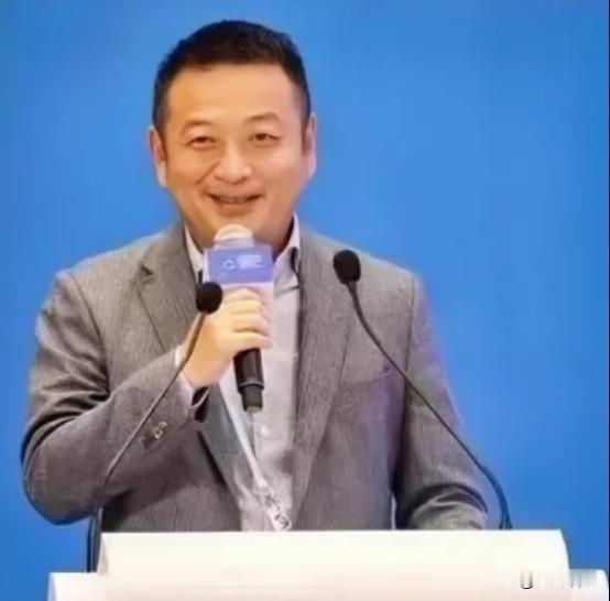 面对我国目前生育率低，人口专家梁建章终于提出了一个大胆而又务实的方案：一孩家庭每