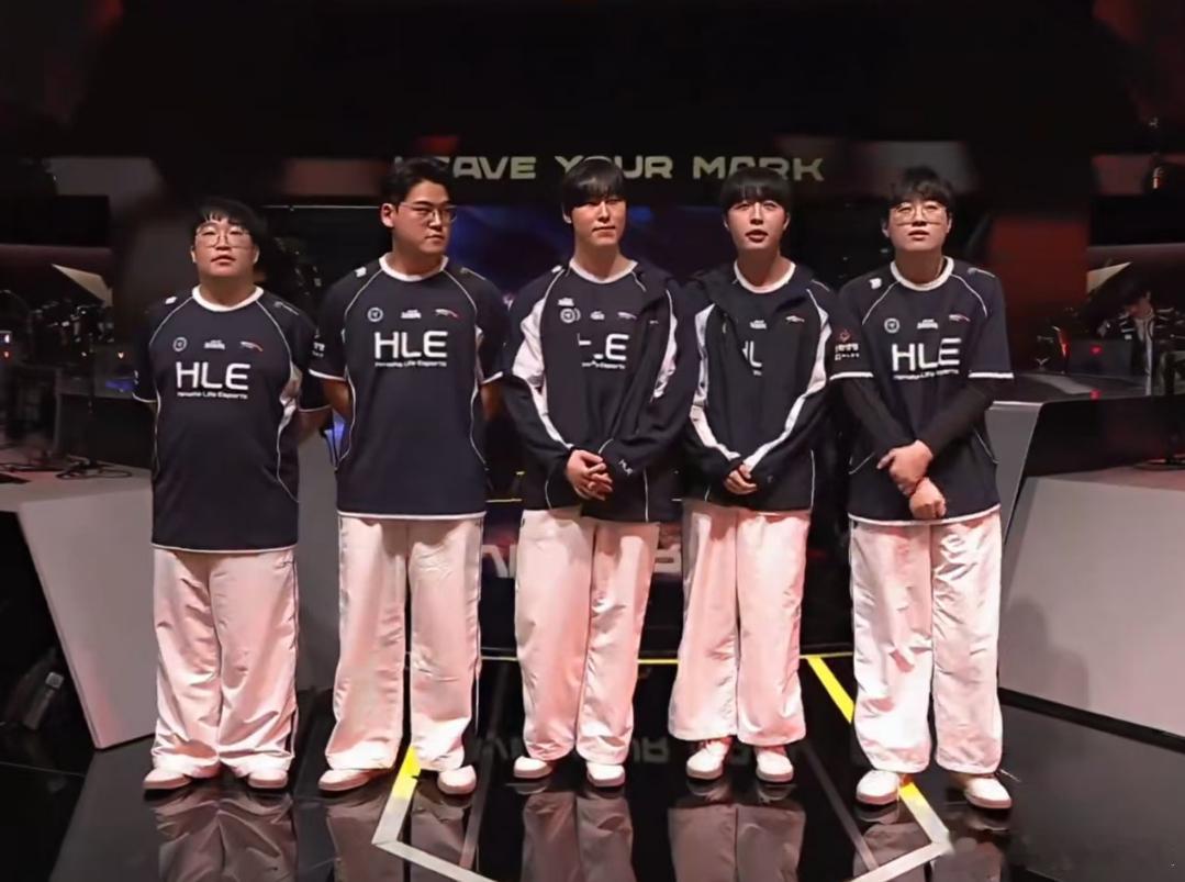 我看到了什么[允悲]T1被HLE让二追三，决胜局前期就炸锅，Doran救回来一波