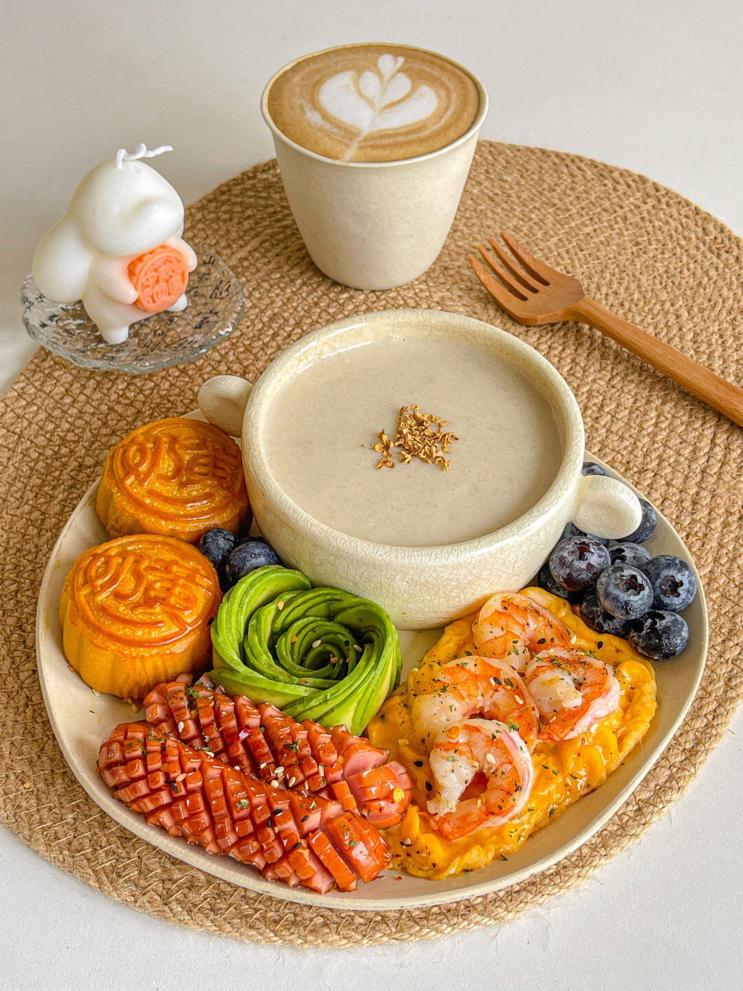 中秋暖胃早午餐🎑月饼滑蛋虾仁拼盘🍤米稀🥣