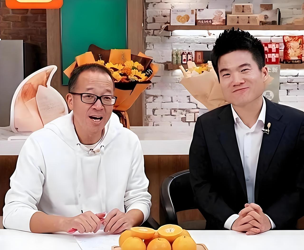 俞敏洪在1993年创办新东方的时候，凌晨5点钟去火车站发传单，被保安赶着跑，传单