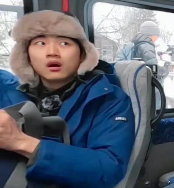 4月16日，孙丞潇被孙杨张豆豆吵架吓傻了
《妻子的浪漫旅行》孙杨张豆豆在大巴车上